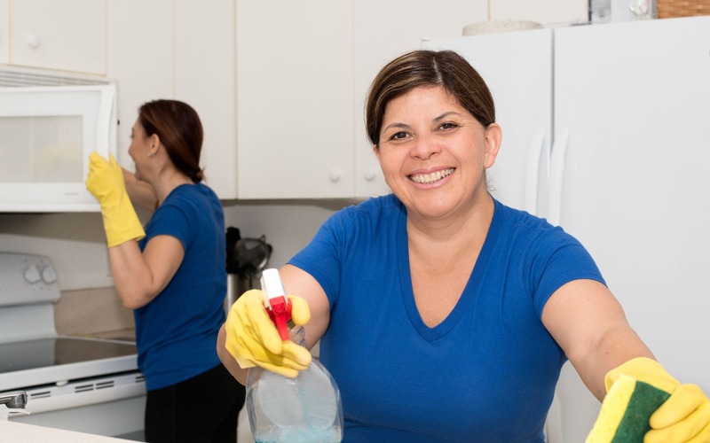 Có nên tìm giúp việc gấp qua trung tâm giúp việc không? 2 tim nguoi giup viec duc tinh tot 1jpg638307204791908544